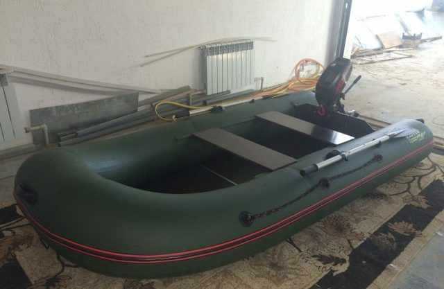 Catfish 310: вместительная лодка для комфортных путешествий